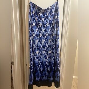 White House black market maxi skirt geometric design like new size small